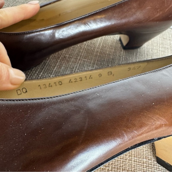 Salvatore Ferragamo Red Brown Leather Heels Women's Shoes Vintage size 9 - Picture 7 of 10